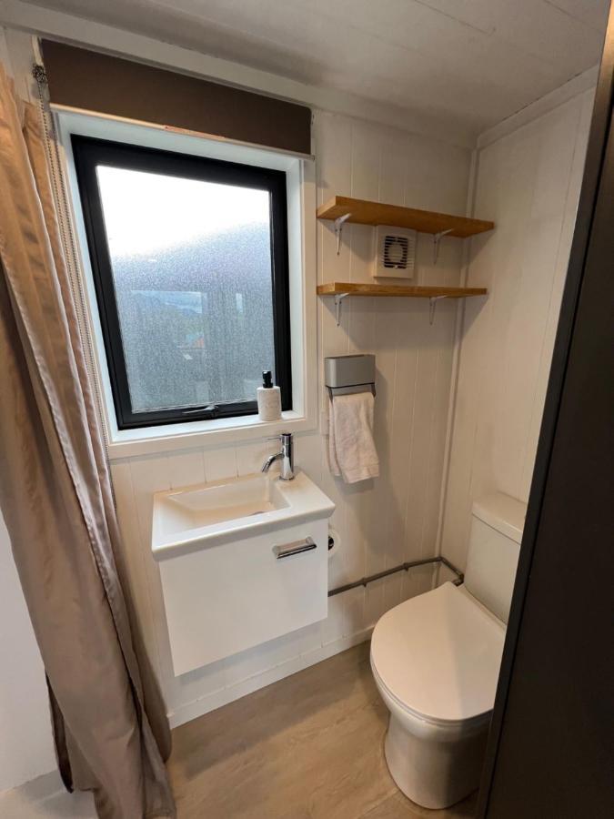Tiny House With Mountain Views, Indoor And Outdoor Fire, Private Courtyard Garden Apartment Уанака Екстериор снимка